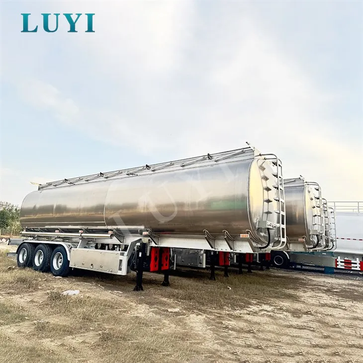 Semua - aluminium tiga - trak tangki minyak gandar